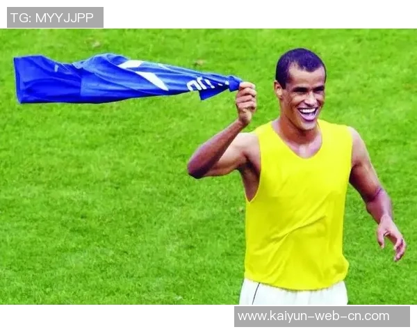 红发足球星崭露头角 带领球队逆袭赛场成就传奇