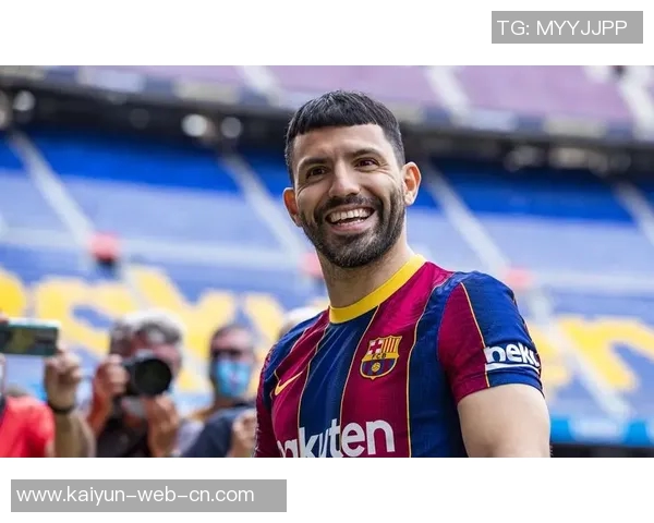 足球球星穿套袜成为新潮流 引领时尚与运动的完美融合 足球球星穿套袜成为新潮流 引领时尚与运动的完美融合